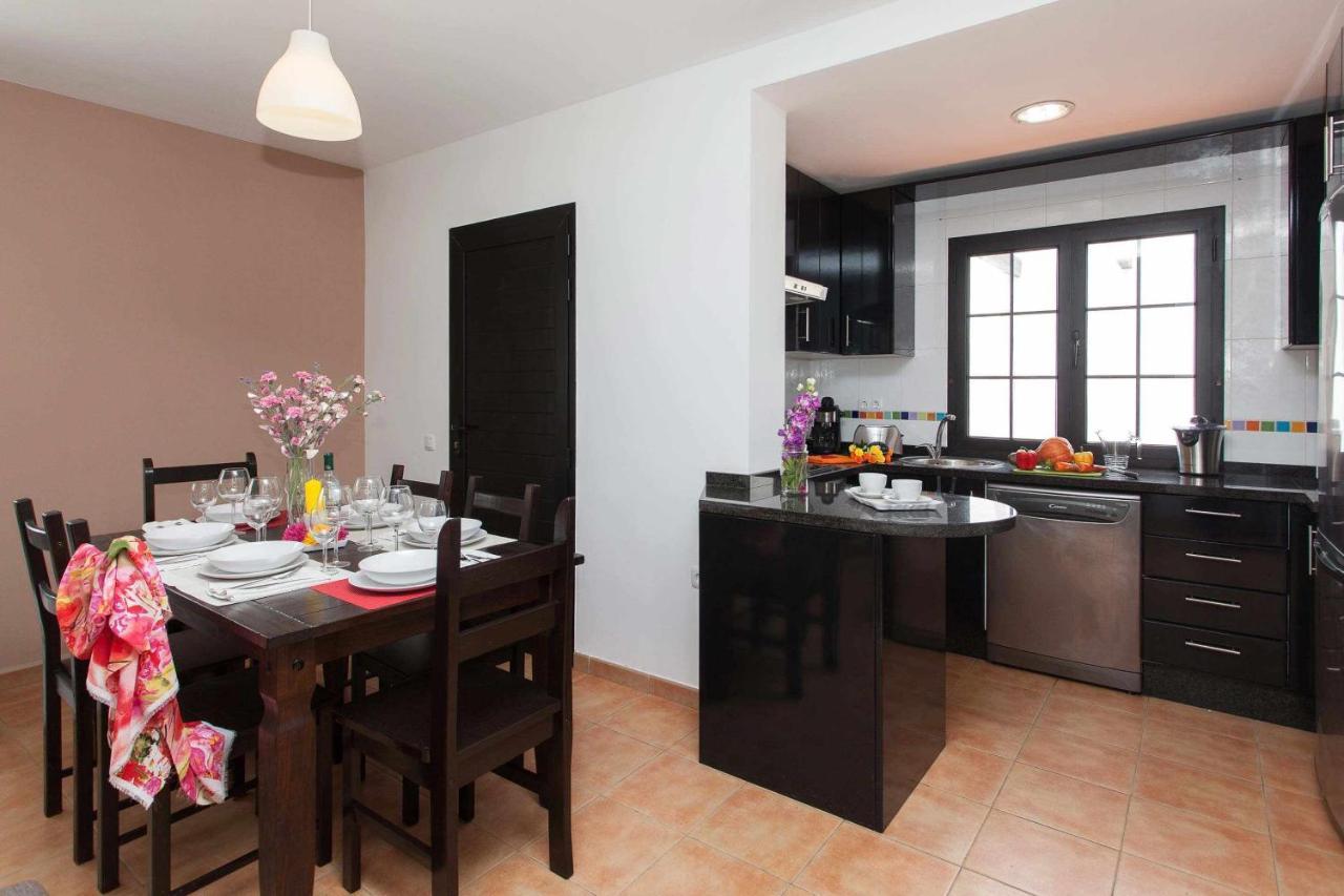Casa Royal Park By Vacanzy Collection Corralejo Exterior photo